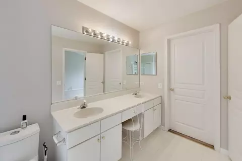 Bath - 485 Topaz Ln, Bartlett, IL 60103 photo 3 of 4