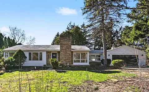 2018 N West St, Wheaton, IL 60187