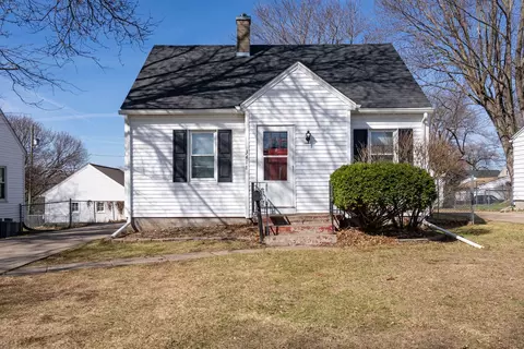 3418 Taylor St, Davenport, IA 52806