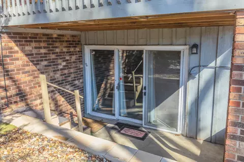 Exterior - 1111 E Jefferson St #1, Bloomington, IL 61701 photo 6 of 7