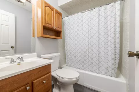Bath - 1111 E Jefferson St #1, Bloomington, IL 61701 photo 2 of 4