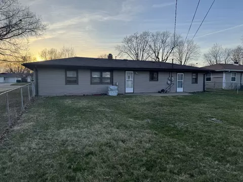 Exterior - 1908 22nd Ave, Sterling, IL 61081 photo 4 of 7