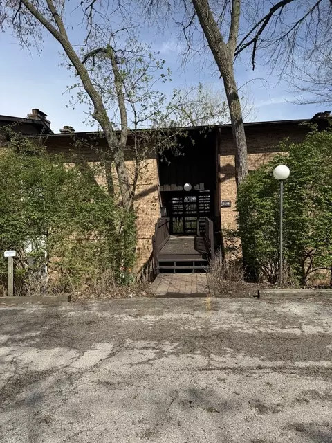 5516 E Lake Dr #92-D, Lisle, IL 60532