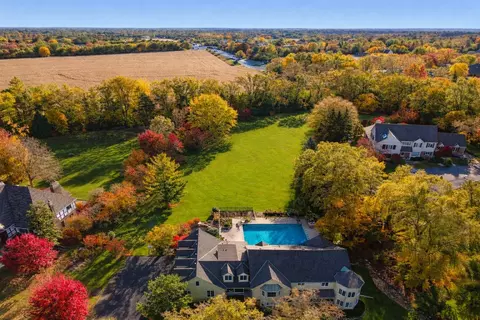 4 Polo Dr, South Barrington, IL 60010