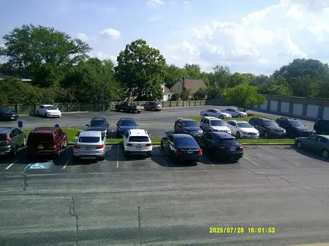 5 E Carriageway Dr #210, Hazel Crest, IL 60429 photo 2