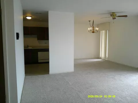 5 E Carriageway Dr #210, Hazel Crest, IL 60429 photo 3