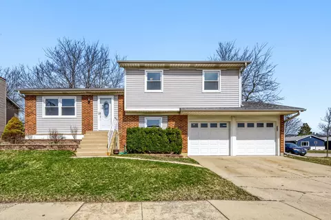Exterior - 4441 Harbor Cir, Hoffman Estates, IL 60192 photo 2 of 5