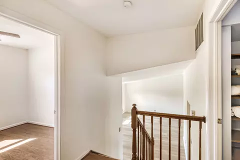 Entry Way - 4441 Harbor Cir, Hoffman Estates, IL 60192 photo 2 of 2