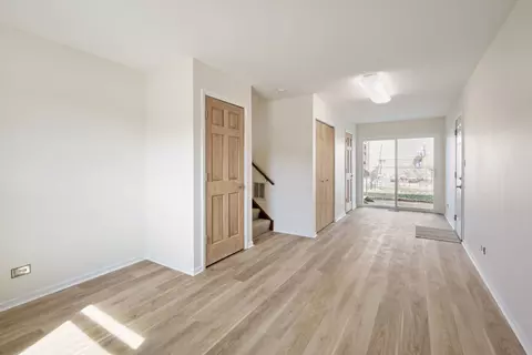 Living - 4441 Harbor Cir, Hoffman Estates, IL 60192 photo 6 of 6
