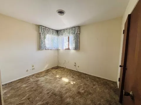 847 S 3rd Ave, Des Plaines, IL 60016 photo 5
