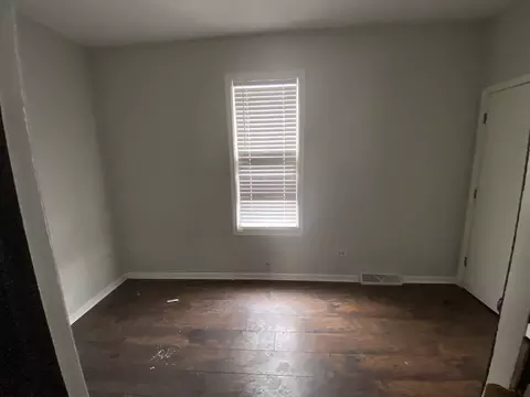 Bedroom - 515 Walnut Ave, Elgin, IL 60123 photo 1 of 4
