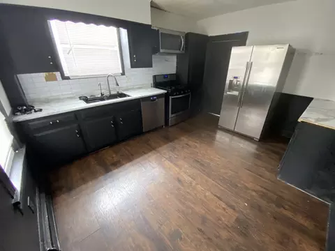 Kitchen - 515 Walnut Ave, Elgin, IL 60123 photo 1 of 2