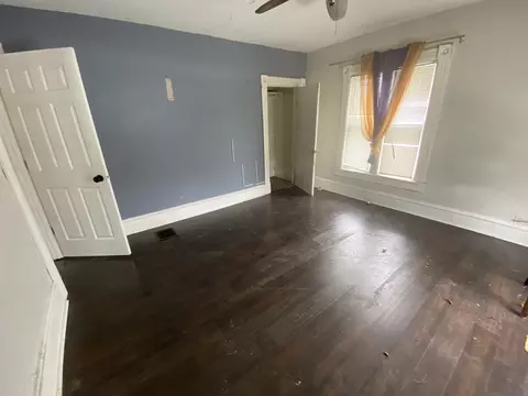 Bedroom - 515 Walnut Ave, Elgin, IL 60123 photo 3 of 4