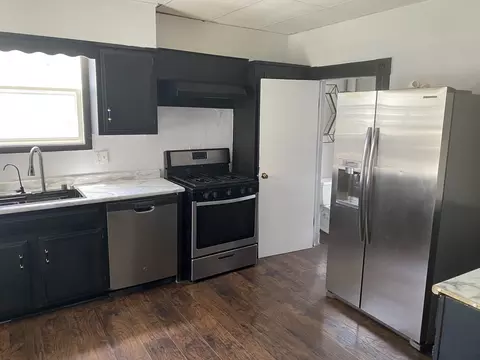 Kitchen - 515 Walnut Ave, Elgin, IL 60123 photo 2 of 3