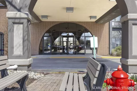 1 Renaissance Pl #201, Palatine, IL 60067