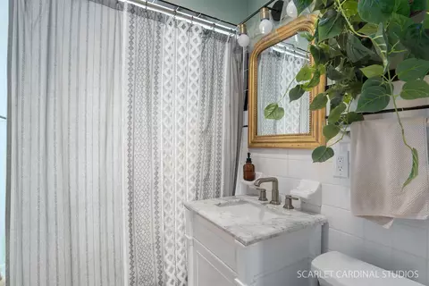 Bath - 705 Spring Beach Way, Cary, IL 60013 photo 2 of 3