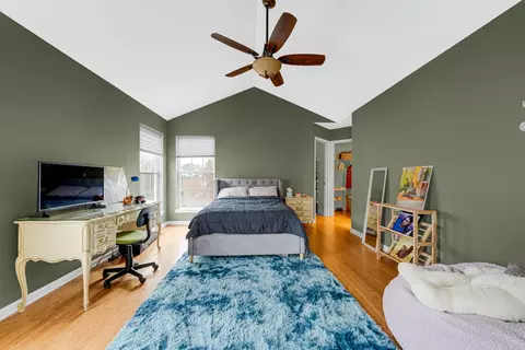 Bedroom - 108 Hampton Blvd, Lake Bluff, IL 60044 photo 2 of 4