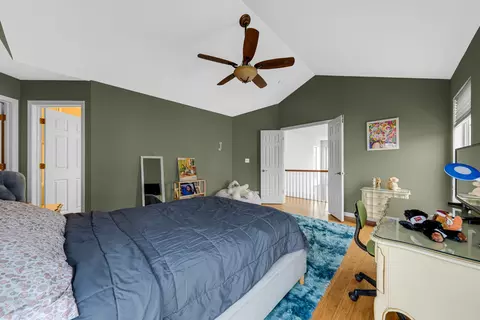 Bedroom - 108 Hampton Blvd, Lake Bluff, IL 60044 photo 3 of 4
