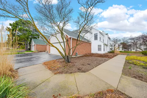 108 Hampton Blvd, Lake Bluff, IL 60044