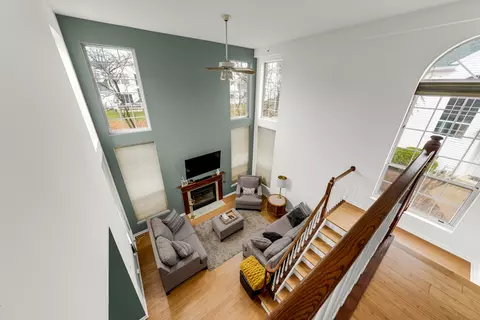 Living - 108 Hampton Blvd, Lake Bluff, IL 60044 photo 3 of 3