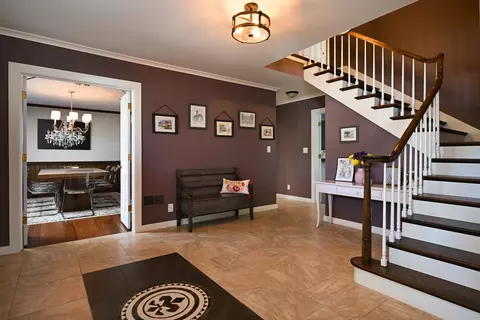 Entry Way - 5 N300 Powis Rd, Wayne, IL 60184 photo 2 of 10