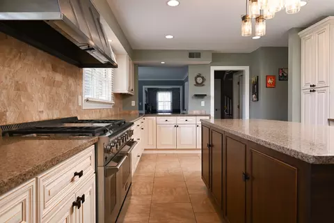 Kitchen - 5 N300 Powis Rd, Wayne, IL 60184 photo 3 of 3