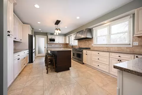 Kitchen - 5 N300 Powis Rd, Wayne, IL 60184 photo 1 of 3