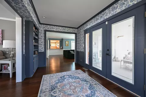 Entry Way - 5 N300 Powis Rd, Wayne, IL 60184 photo 5 of 10