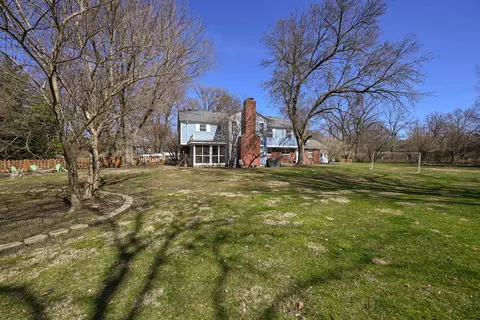 Exterior - 5 N300 Powis Rd, Wayne, IL 60184 photo 6 of 8