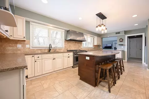 Kitchen - 5 N300 Powis Rd, Wayne, IL 60184 photo 2 of 3