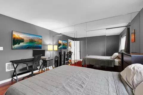 Bedroom - 320 Circle Ave #404, Forest Park, IL 60130 photo 2 of 3