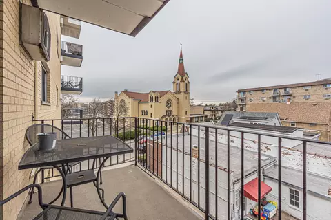 Exterior - 320 Circle Ave #404, Forest Park, IL 60130 photo 1 of 3