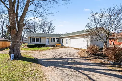 285 E 1st St, Braidwood, IL 60408