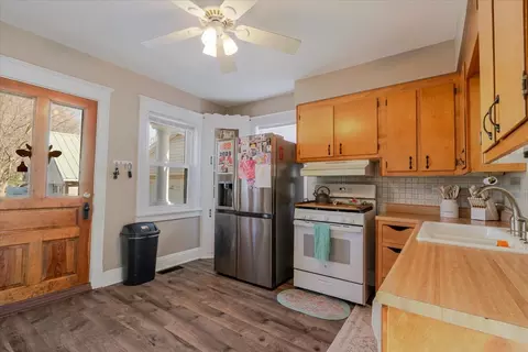 502 W Cruger Ave, Eureka, IL 61530 photo 3