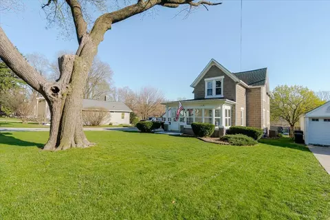 502 W Cruger Ave, Eureka, IL 61530 photo 2