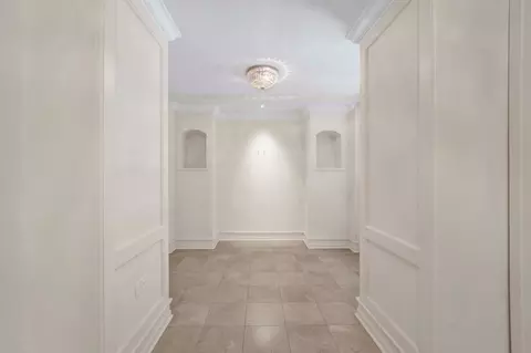 Entry Way - 40 E Delaware Pl #1702, Chicago, IL 60611 photo 2 of 3