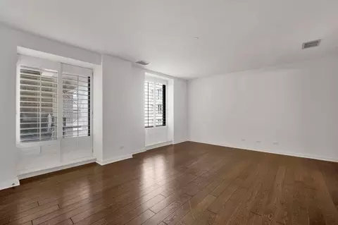 Living - 40 E Delaware Pl #1702, Chicago, IL 60611 photo 10 of 11