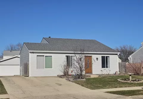 1353 Spring Valley Dr, Carol Stream, IL 60188