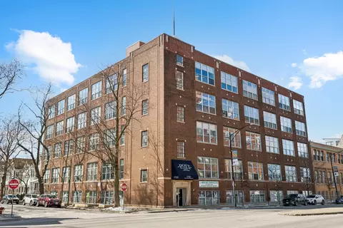 1733 W Irving Park Rd #213, Chicago, IL 60613
