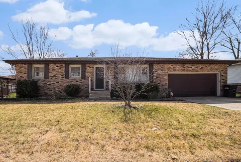 6767 Laurel Ave, Portage, IN 46368