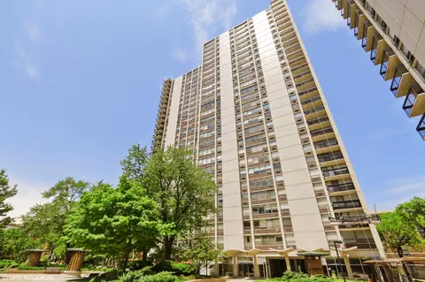 1455 N Sandburg Ter #1501B, Chicago, IL 60610