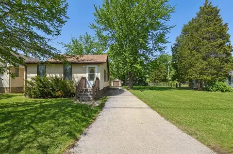 303 Bruce Rd, Lockport, IL 60441