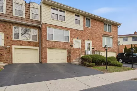 8820 Plainfield Rd, Brookfield, IL 60513 photo 3