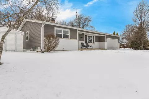 4509 Ashley Dr, Mchenry, IL 60050 photo 3