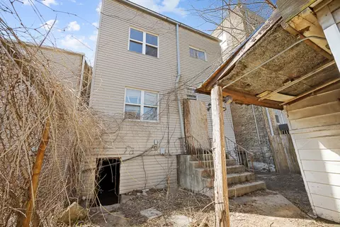 Exterior - 7241 S Yale Ave, Chicago, IL 60621 photo 2 of 3