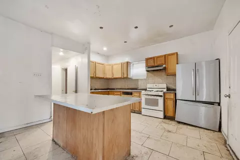 Kitchen - 7241 S Yale Ave, Chicago, IL 60621 photo 1 of 2