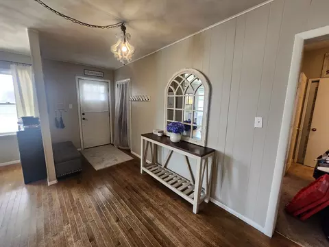 Entry Way - 710 N Maple St, Sparta, IL 62286 photo 1 of 6