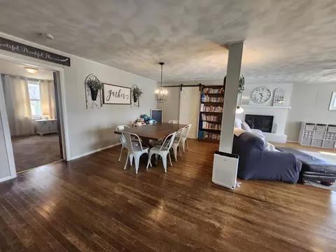 Dining - 710 N Maple St, Sparta, IL 62286 photo 1 of 1