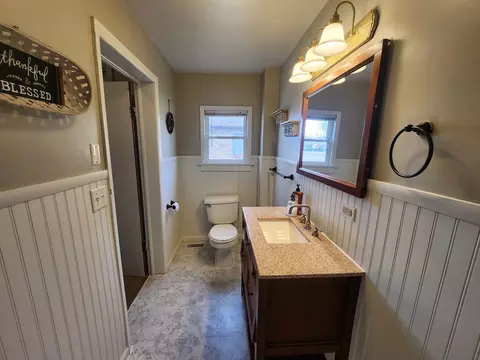 Bath - 710 N Maple St, Sparta, IL 62286 photo 2 of 2