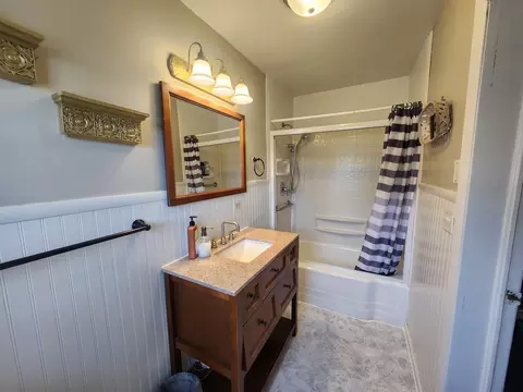 Bath - 710 N Maple St, Sparta, IL 62286 photo 1 of 2